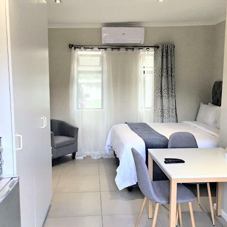 Selton Guesthouse เคปทาวน์ ภายนอก รูปภาพ