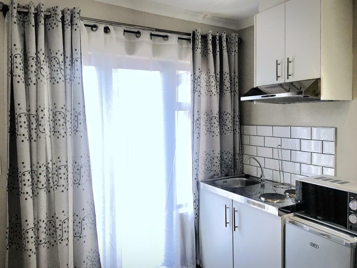 Selton Guesthouse เคปทาวน์ ภายนอก รูปภาพ