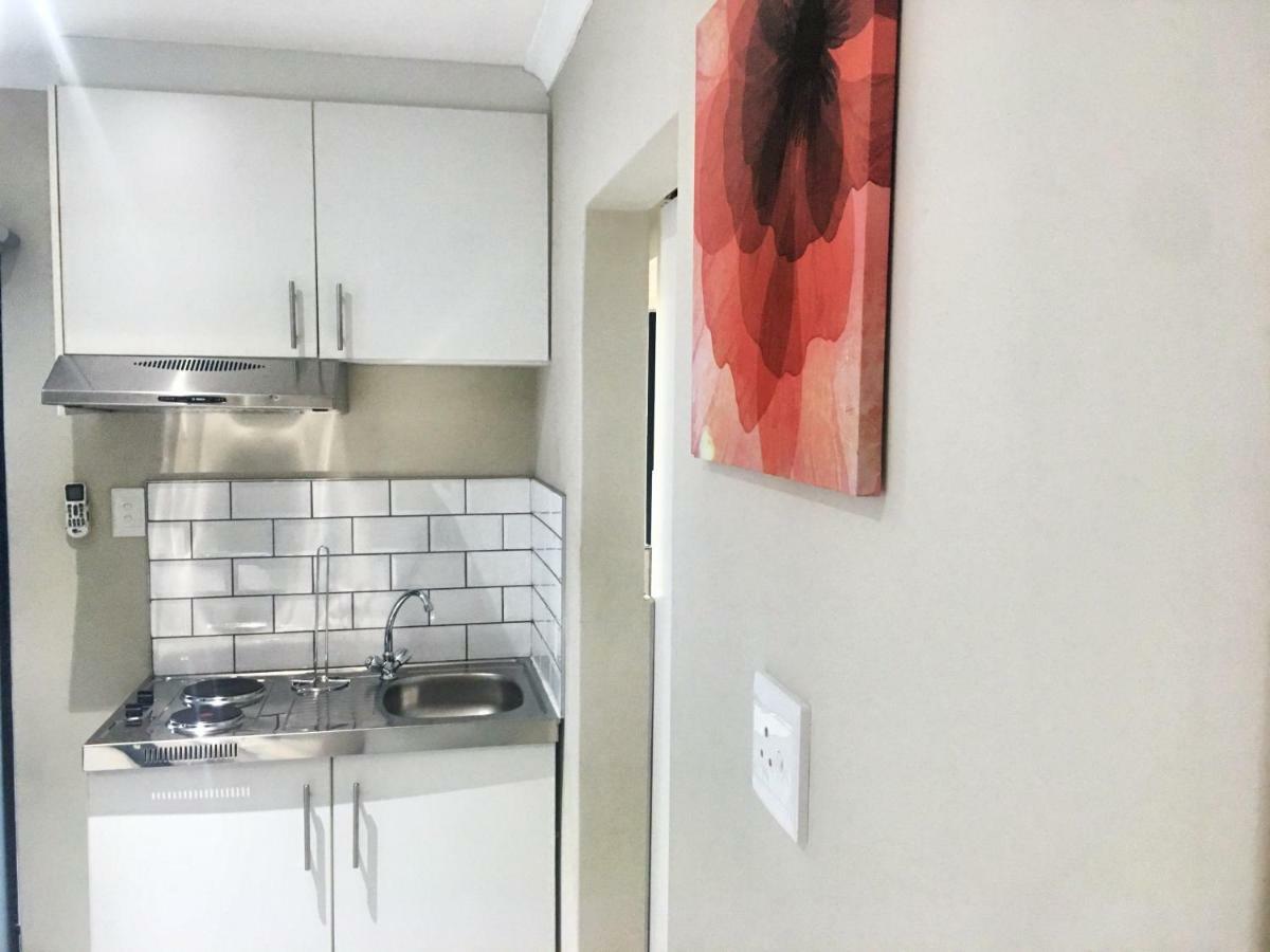 Selton Guesthouse เคปทาวน์ ภายนอก รูปภาพ
