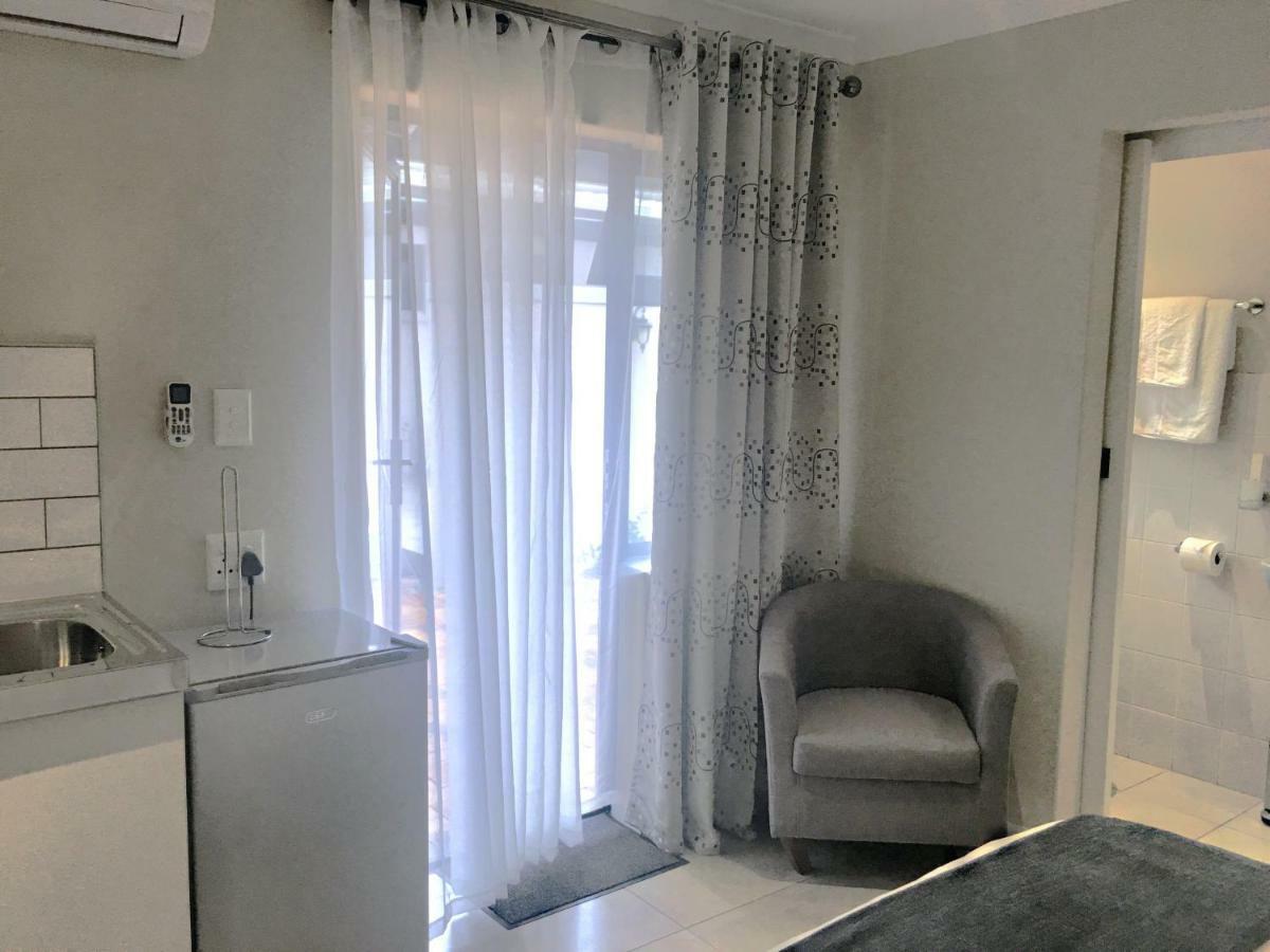 Selton Guesthouse เคปทาวน์ ภายนอก รูปภาพ