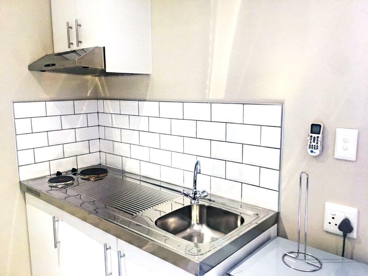 Selton Guesthouse เคปทาวน์ ภายนอก รูปภาพ